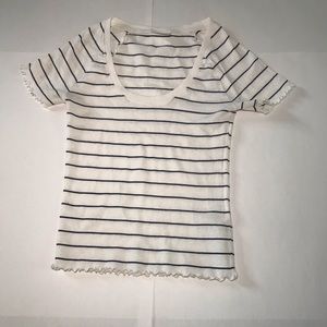 ABOUND WHITE AND BLACK STRIPED T-SHIRT🌟